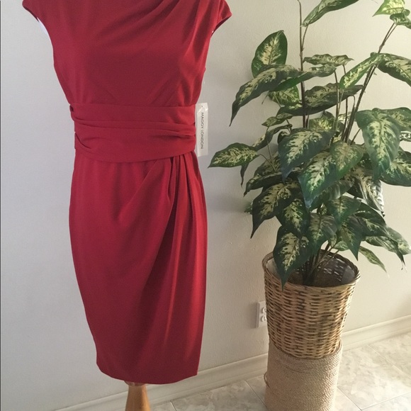 MAGGY LONDON RED DRESS/ FULLY LINED/ SIZE 8/ NWOT - Picture 2 of 5